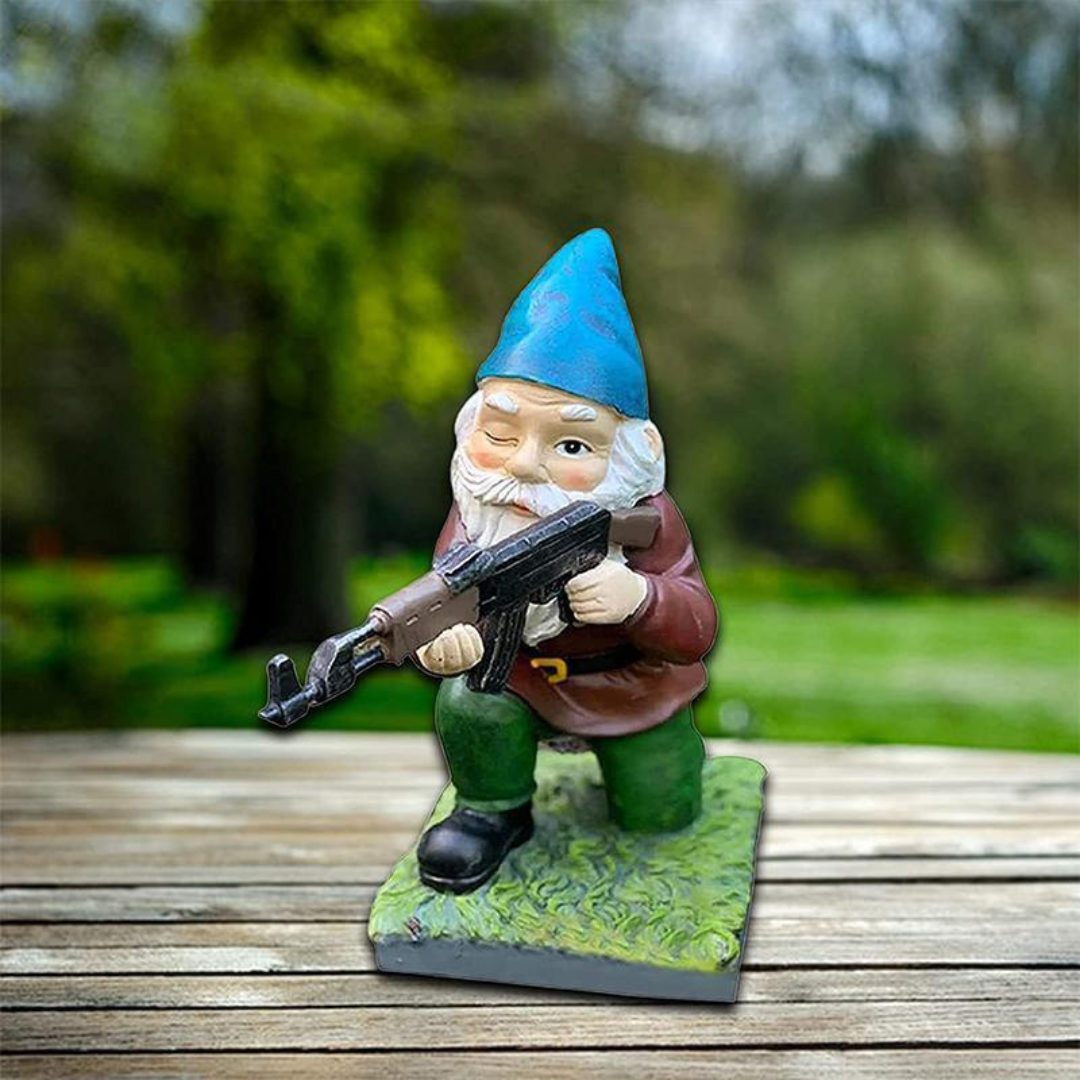 Enano de Jardín Militar – Toca Humor y Defensa Exterior