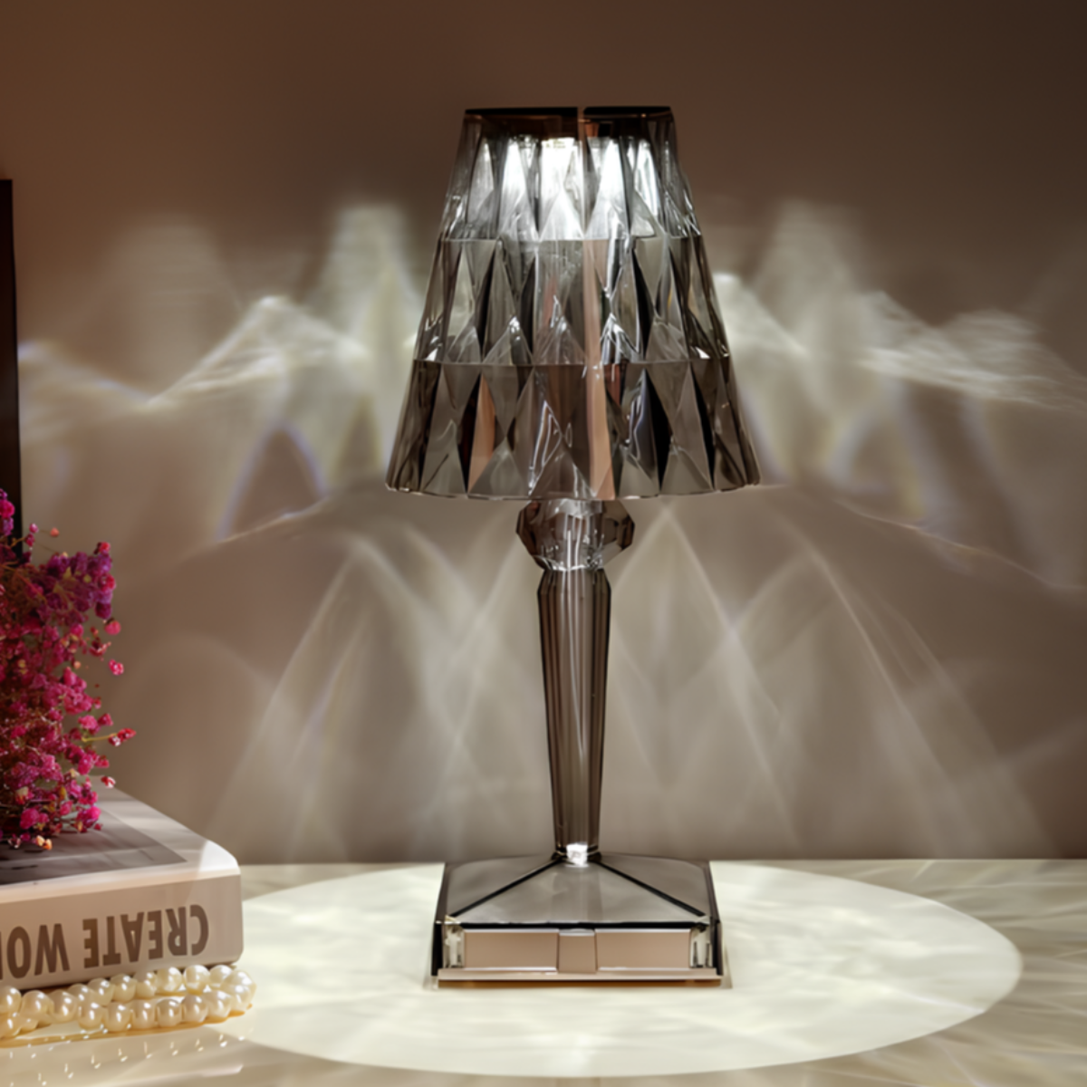 Lampa stołowa kryształowa – nowoczesna elegancja i ciepła atmosfera