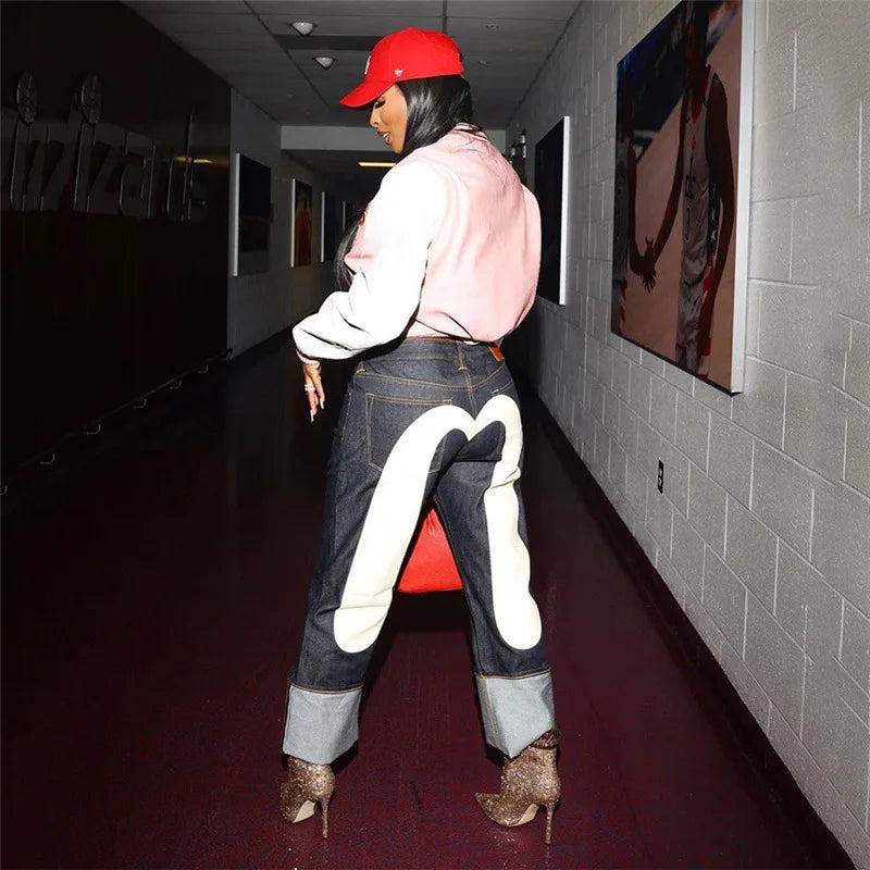 Nina | Spodnie Mody – Prosty Krój i Kontrastowy Wzór Serca