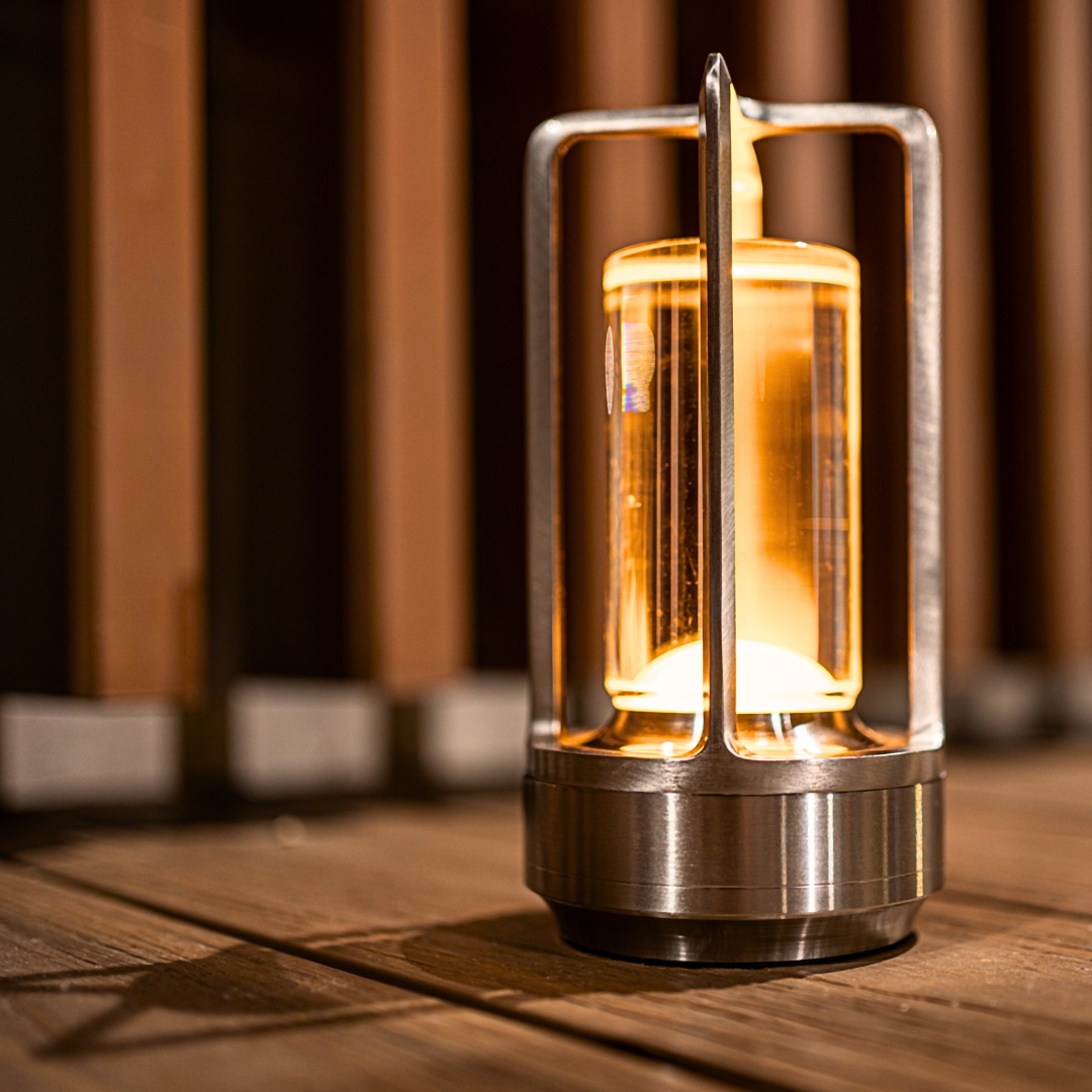 Bordslampa med uppladdning – Dämpat ljus och tidlös stil