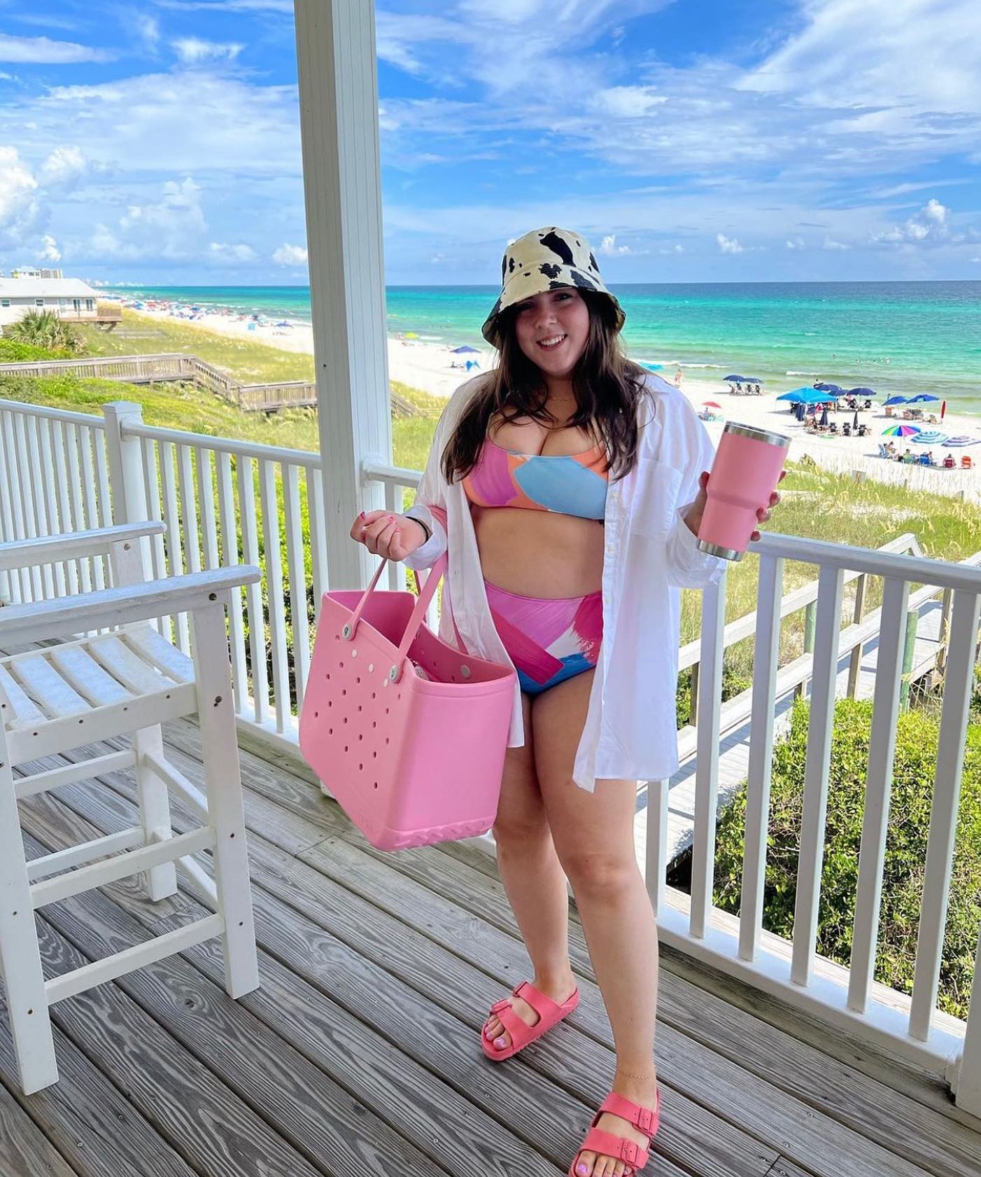 Sztywna torba plażowa - kolorowy design i duża pojemność