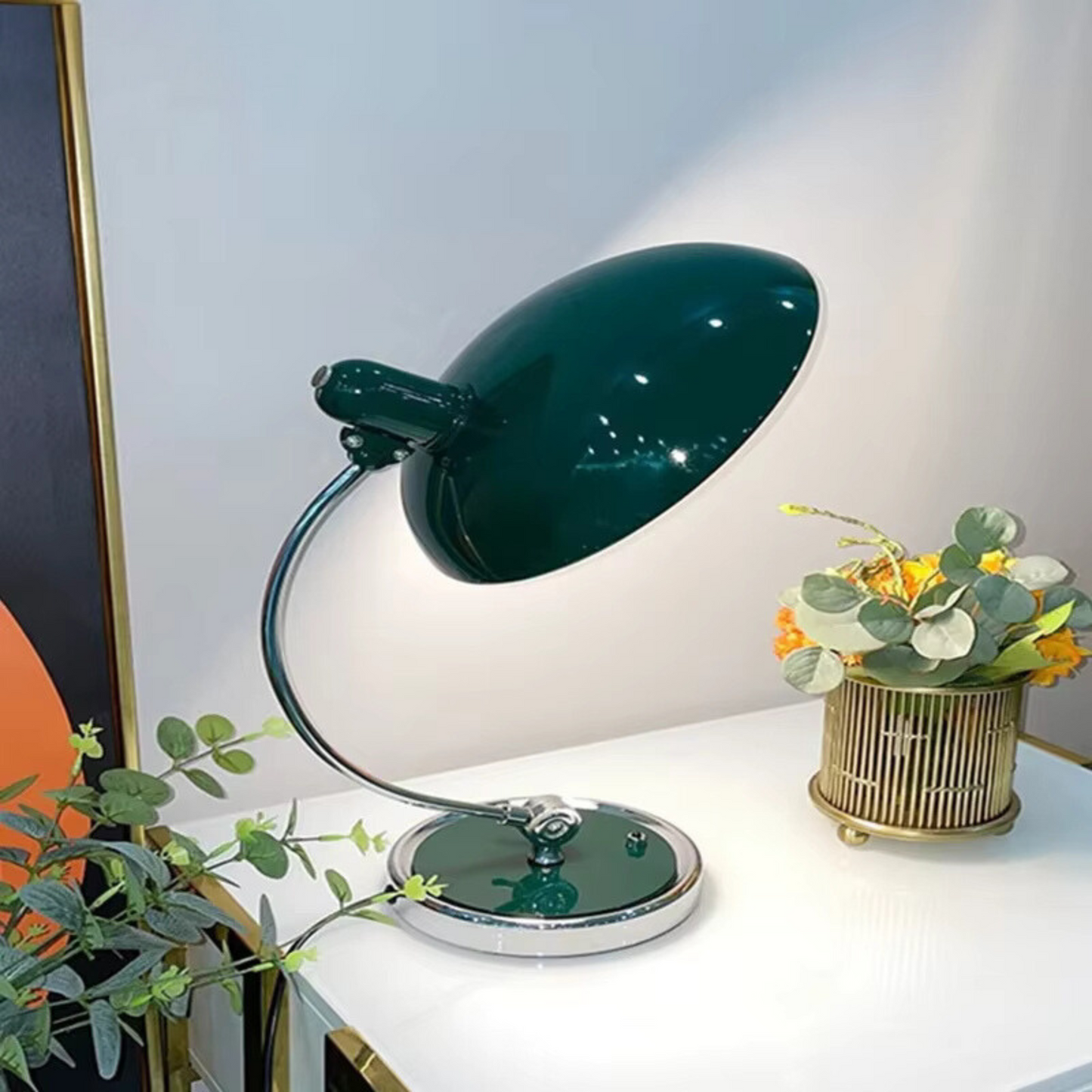 Moderna Skrivbordslampa – Elegant Stil Och Stabil Struktur