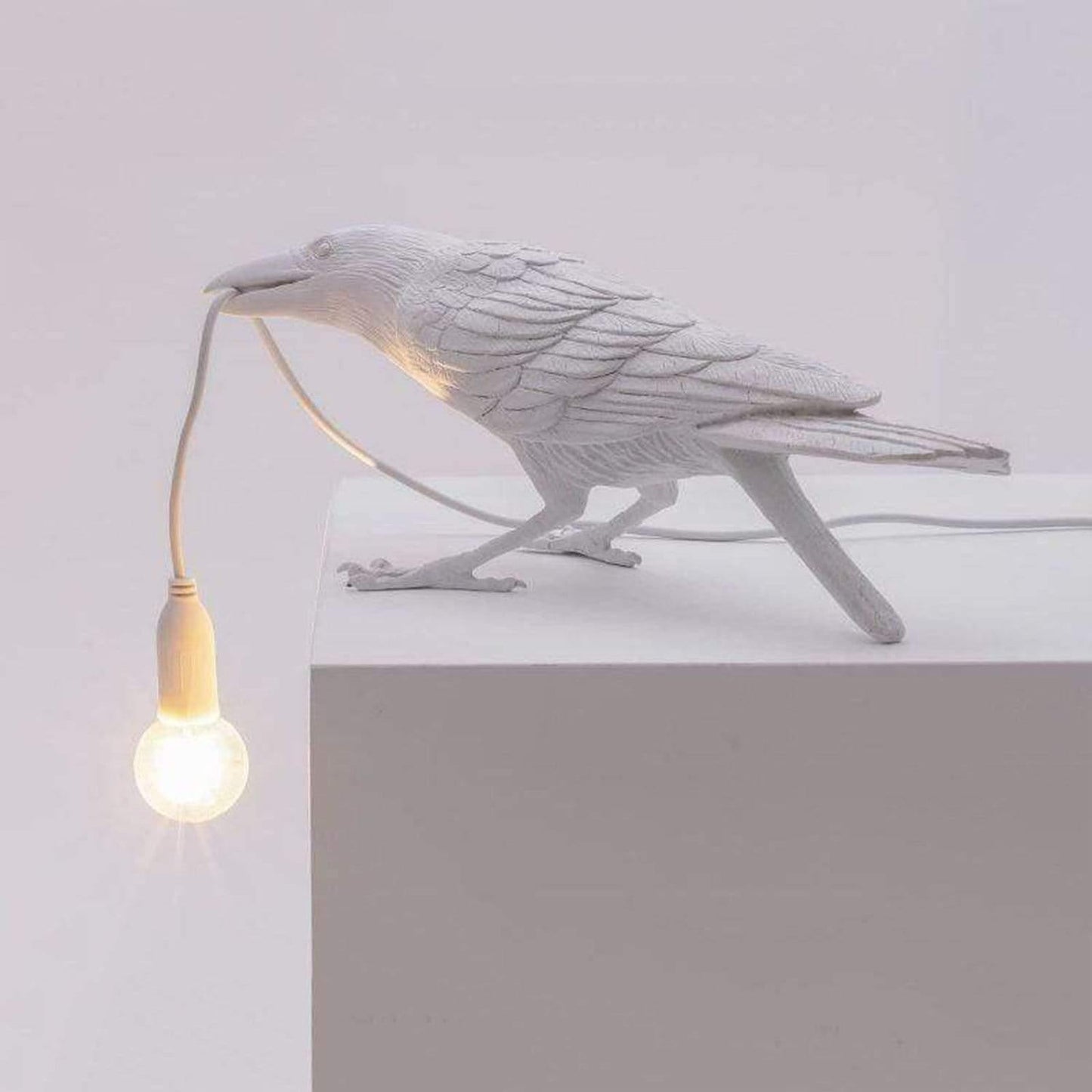 Dekorativní lampa — Havran pro tajemnou atmosféru 