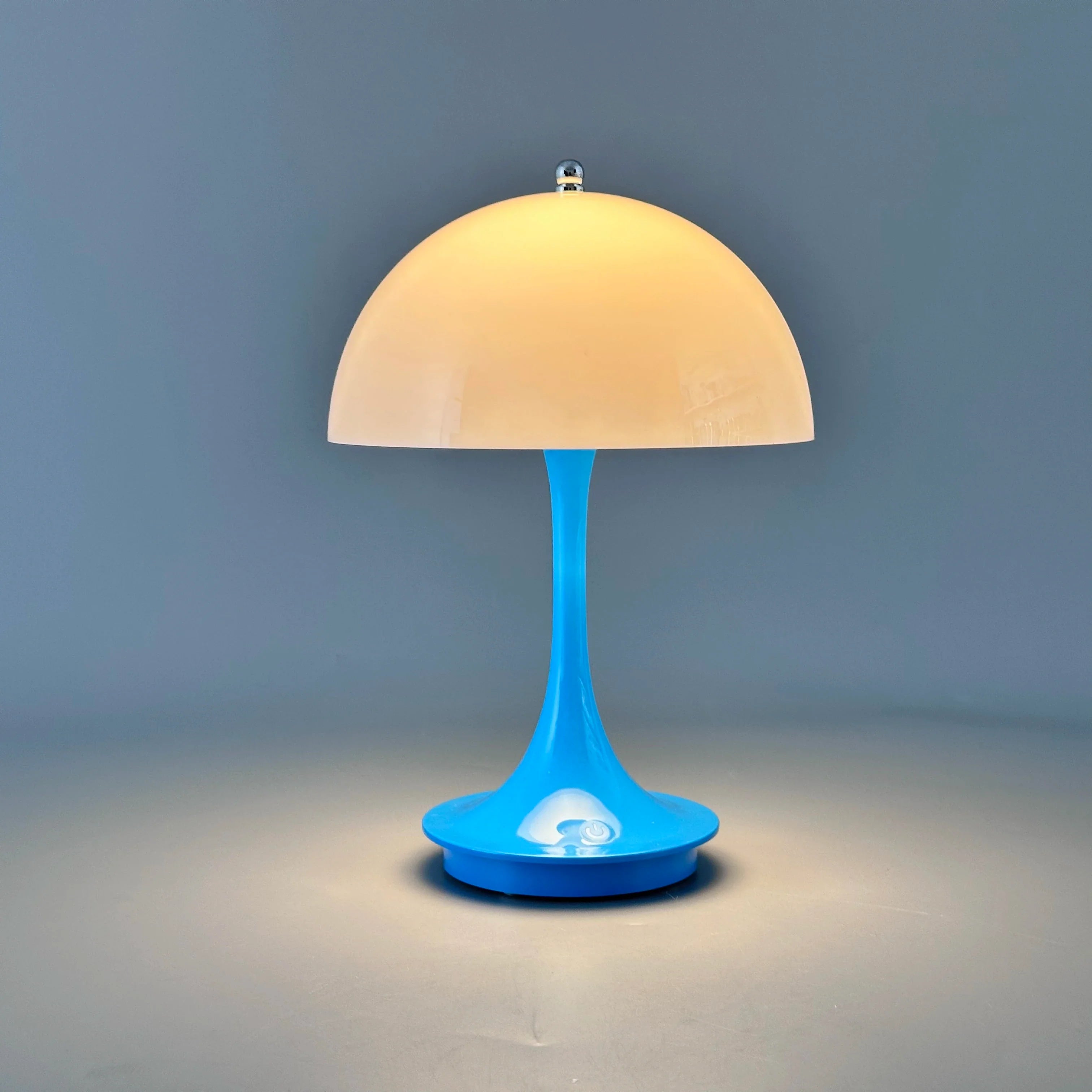 LED stolní lampa – nabíjecí a osvětlení se třemi úrovněmi 