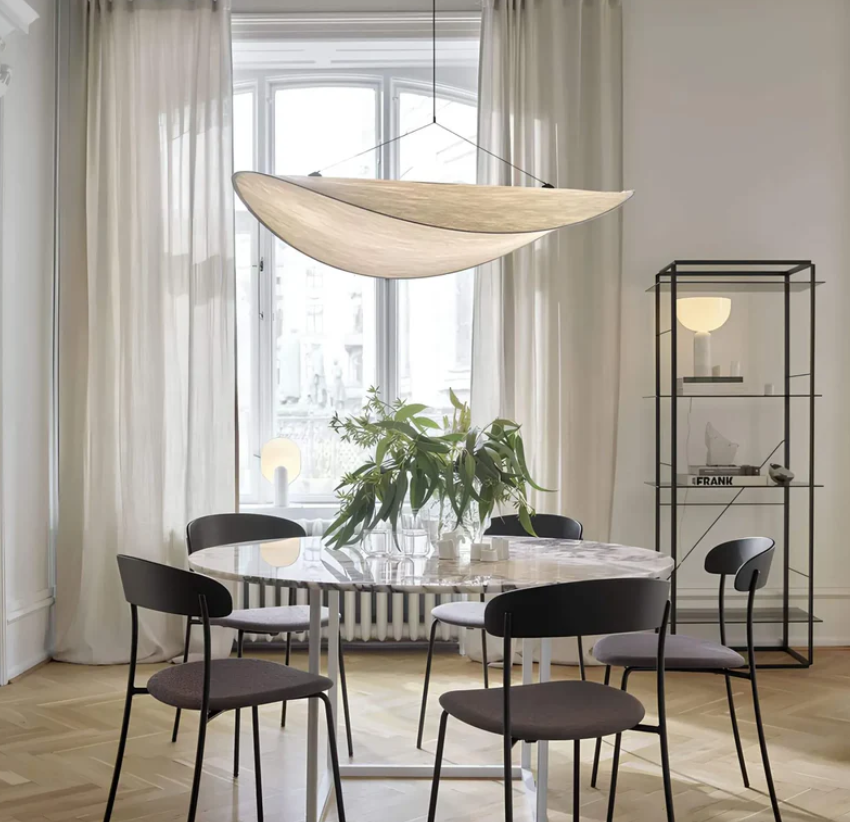 Kézműves Mennyezeti Lámpa – Természetes és Hiteles Elegancia 
