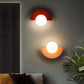 Aplica de Perete Modernă – Formă Semicirculară și Iluminare Blândă 