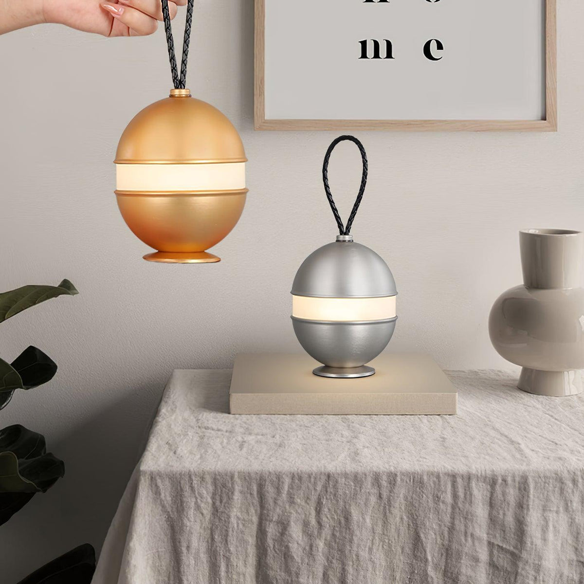 Genopladelig kuglelampe - elegant design og afslappende lys