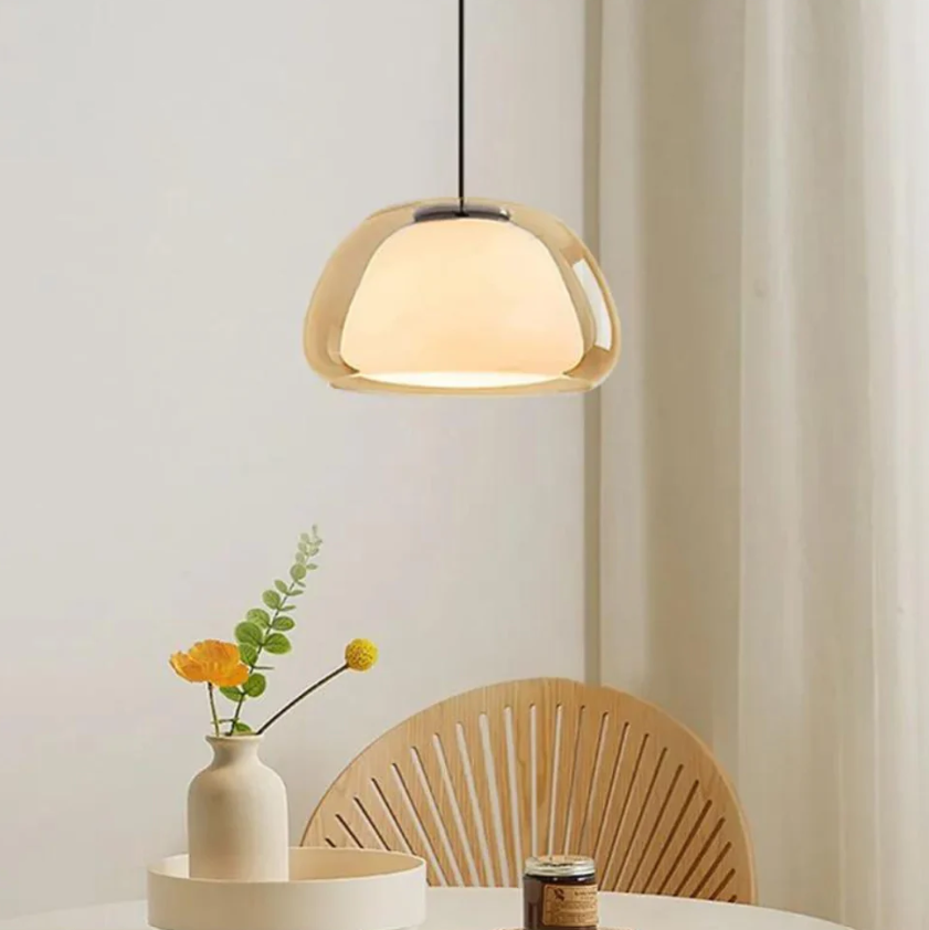 Dekorativ Taklampe – Varm og Trendy Atmosfære 