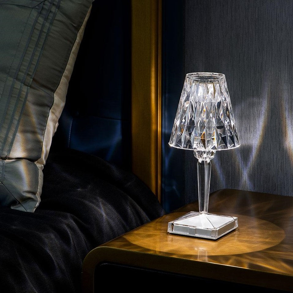 Lampa stołowa kryształowa – nowoczesna elegancja i ciepła atmosfera 