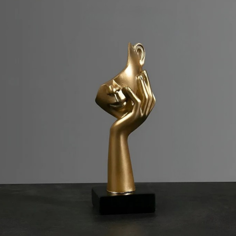 Abstrakt skulptur i harts - Konstnärlig dekoration och modern stil