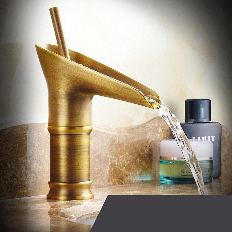 Torneira Cascata Casa de Banho – Estilo Antigo e Elegante 