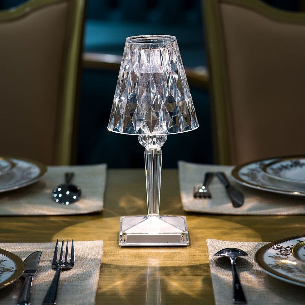 Lampa stołowa kryształowa – nowoczesna elegancja i ciepła atmosfera 