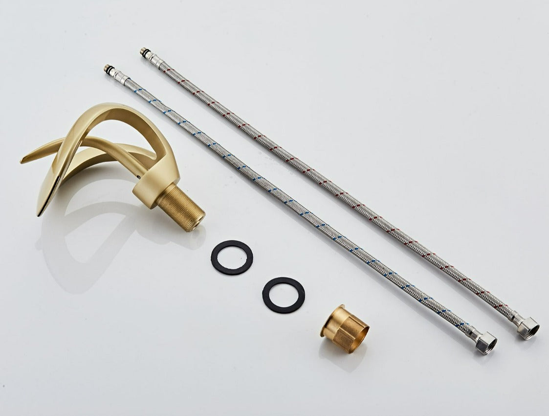 Moderní koupelnová baterie – zakřivený a elegantní design 