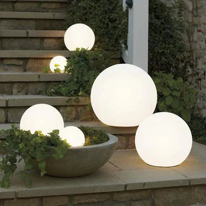 Lampka Sferyczna Zewnętrzna Bezprzewodowa – Mobilne i Eleganckie Oświetlenie 
