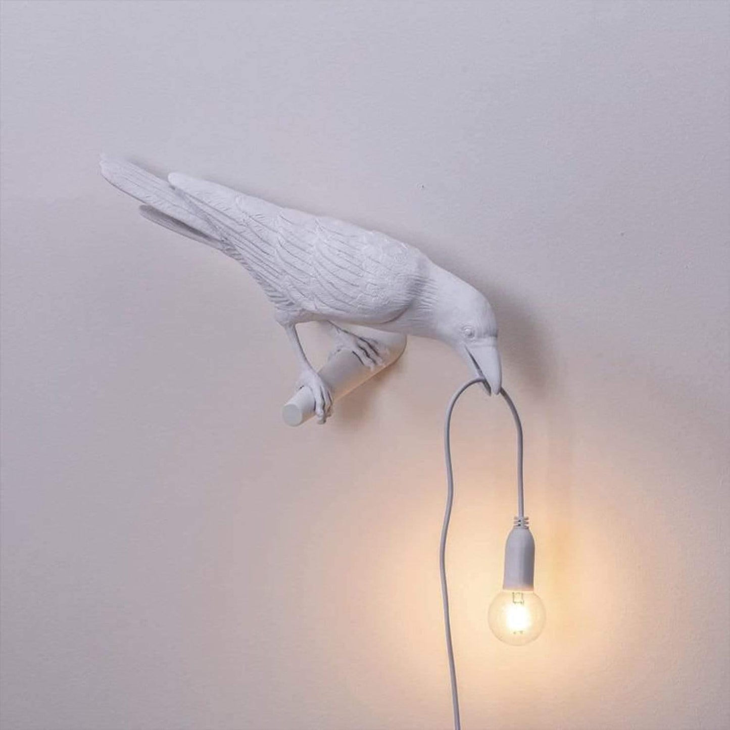 Dekorativní lampa — Havran pro tajemnou atmosféru 
