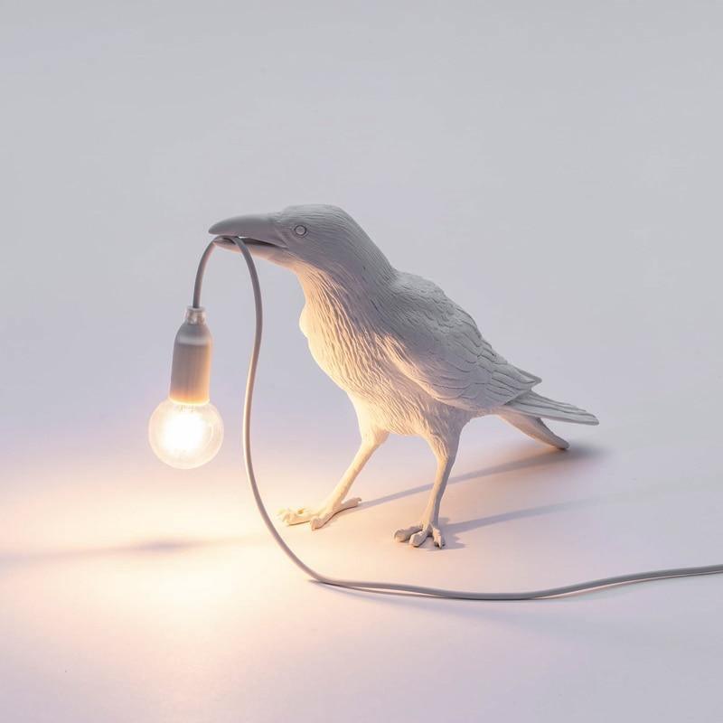 Dekorativní lampa — Havran pro tajemnou atmosféru 