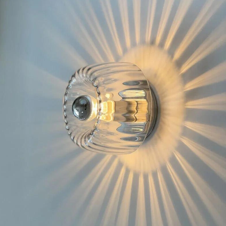 Lampa Ścienna Designerska – Styl Skandynawski i Uspokajające Oświetlenie 