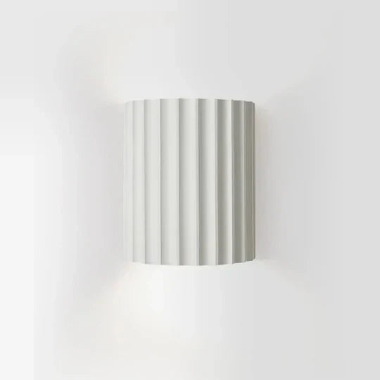 Nowoczesna Lampa Ścienna z Żywicy – Elegancja i Oryginalność 
